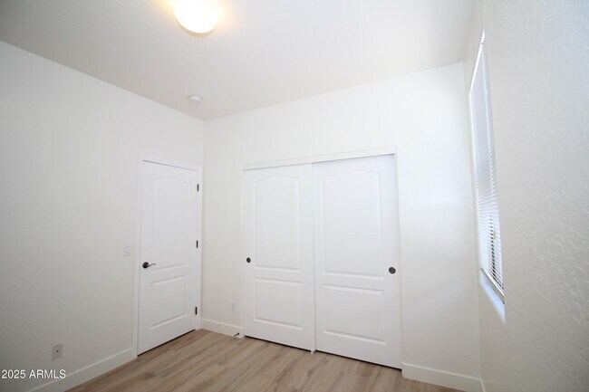 Building Photo - 9053 W Villa Maria Dr