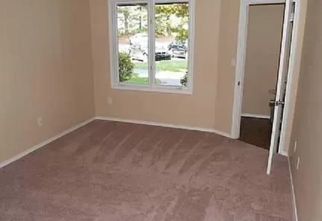 Master Bedroom - 6 Copper Beech Dr
