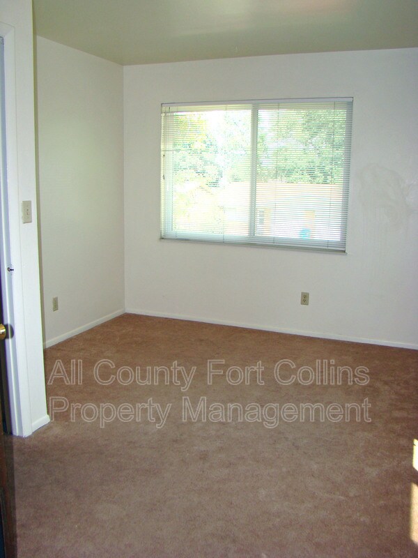Building Photo - 1625 Larch St