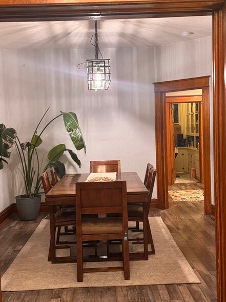 Dining room - 2415 N Vine St