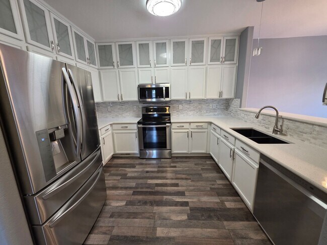 Building Photo - Stunning 3 Bed 3 Bath Home Near Stetson Hills!!