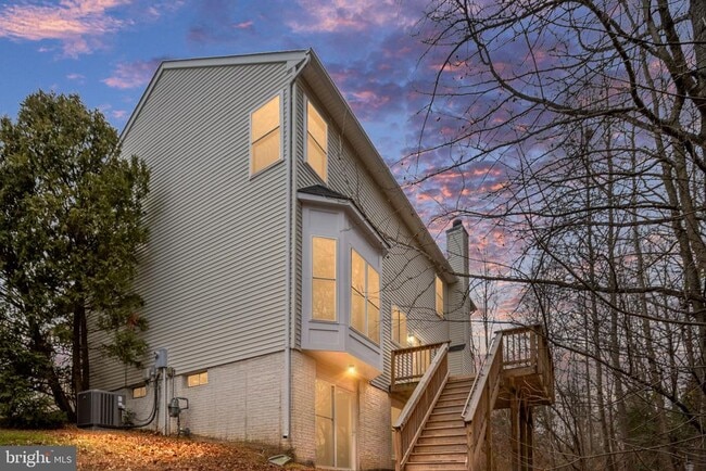 Building Photo - 8 Newport Ct