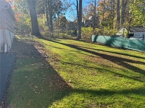 Building Photo - 16 Summit St