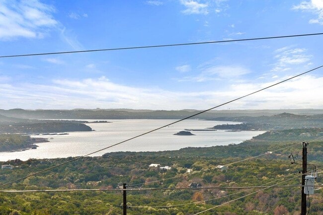 Building Photo - 8610 Grandview Dr