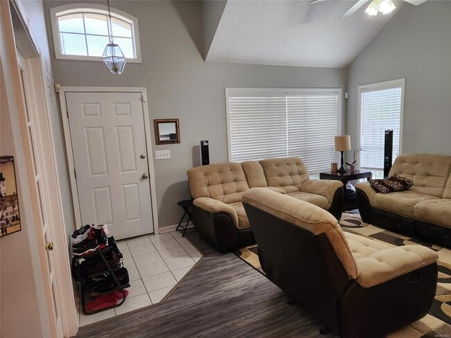 Building Photo - 9513 Greythorne Way