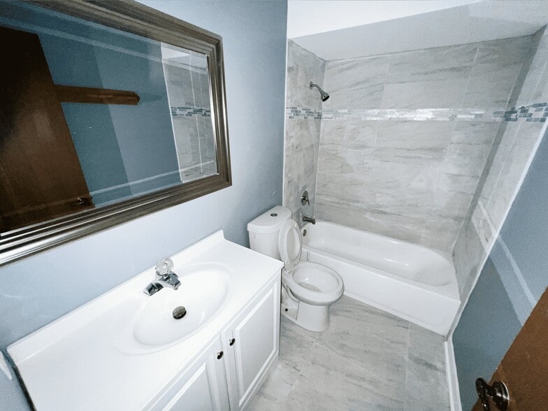 Building Photo - 1259 Cunningham Dr