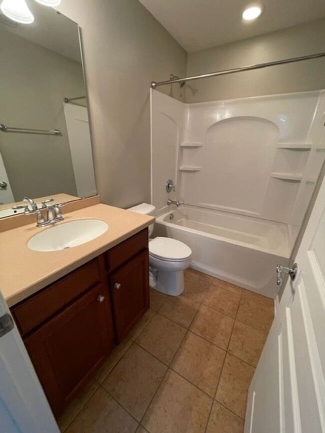 Building Photo - Beautiful 4 beds 3.5 baths in Baxter Village