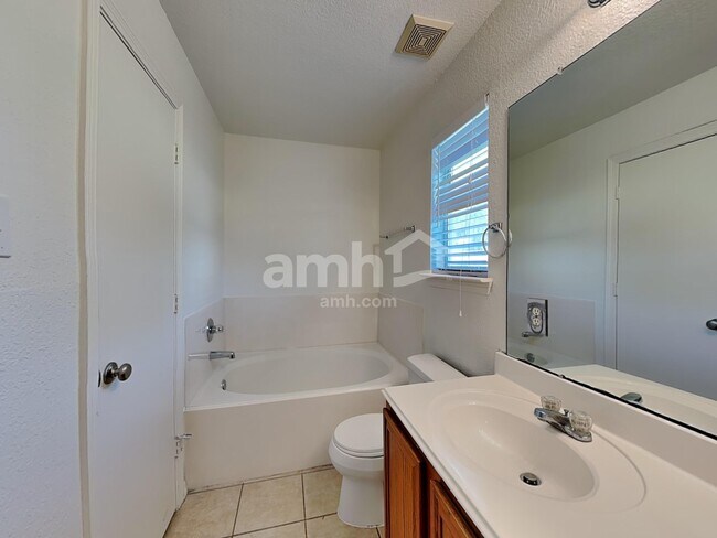 Building Photo - 2803 Seastrand Ln