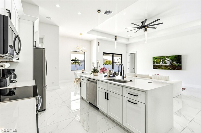 Building Photo - 922 NW 8th Terrace