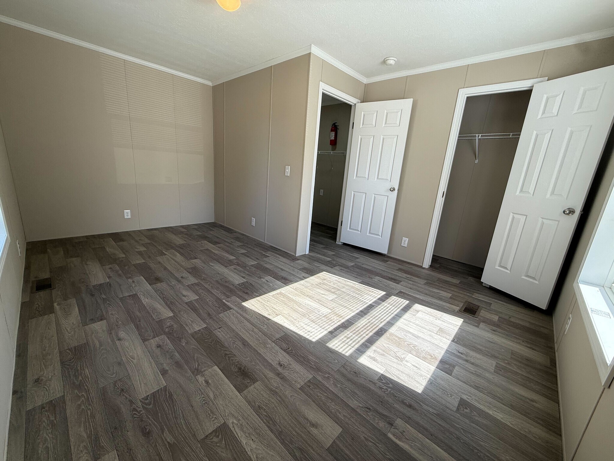 Building Photo - 12501 Apple Ln