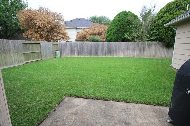 Building Photo - 114 Chandler Ct