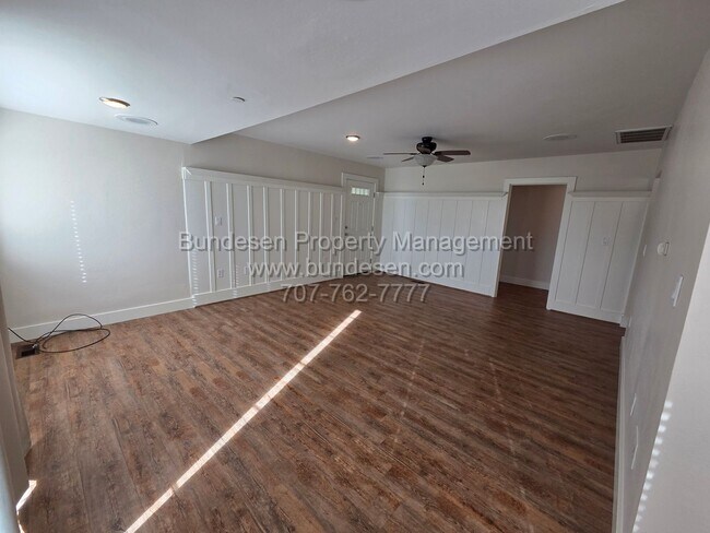 Building Photo - 811 Old Adobe Rd