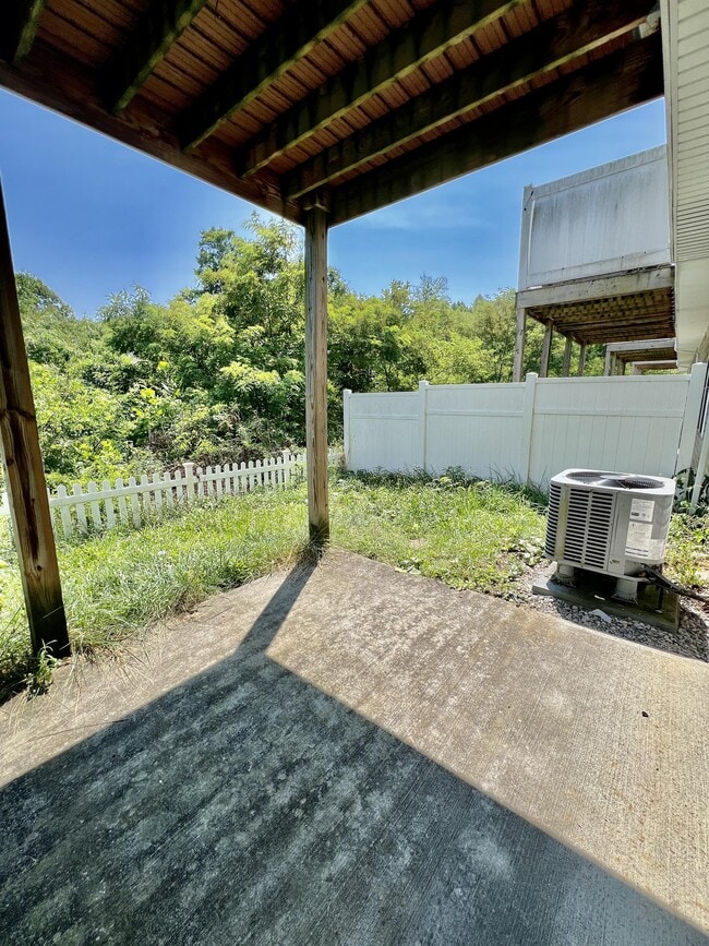 Building Photo - 40 Brownstone Dr