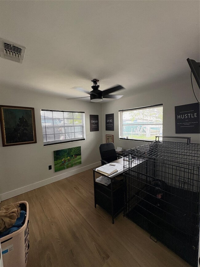 Building Photo - 1501 SW 6th Ave