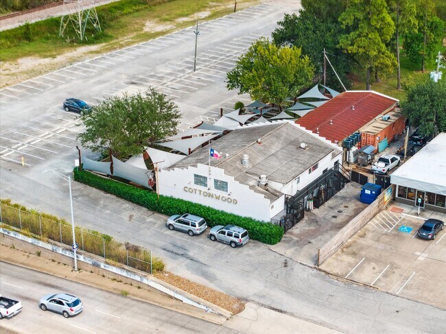 Building Photo - 852 Fisher St