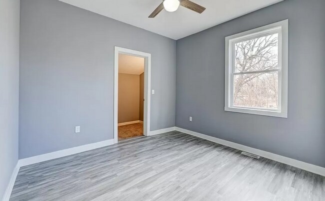 Building Photo - 2406 Woodland Ave