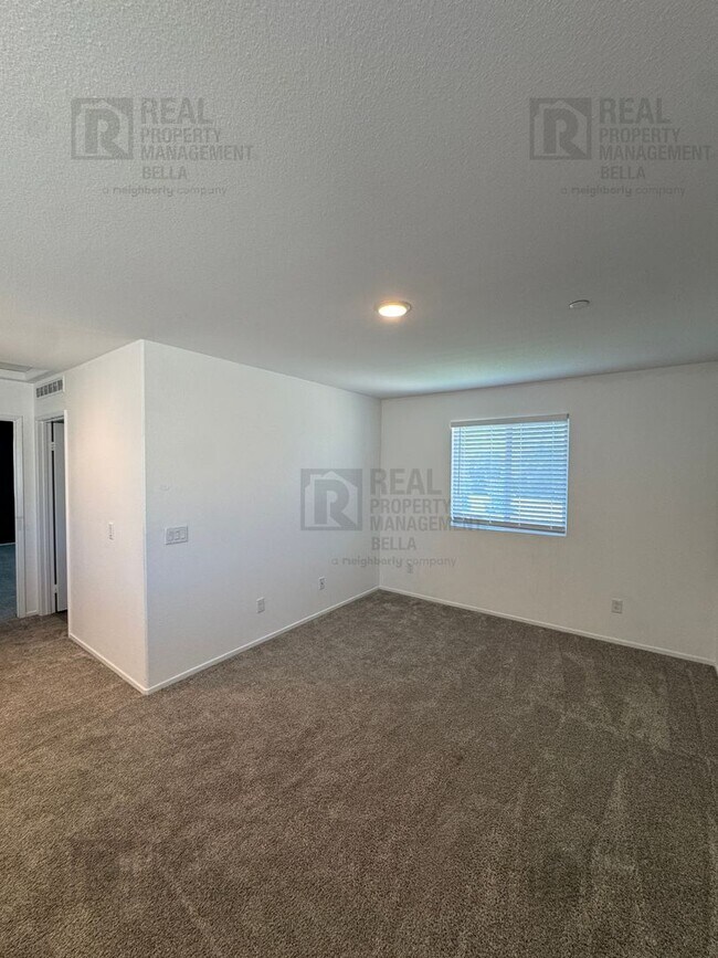 Building Photo - Spacious 3-Bedroom Home in the Desirable McSweeny Farms Community!