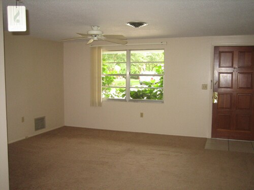 Building Photo - 1225 Columbine Rd