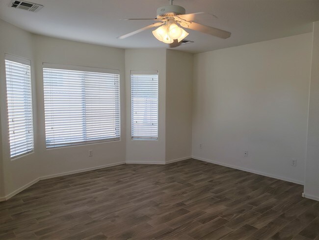 Building Photo - 1478 E Poncho Ln