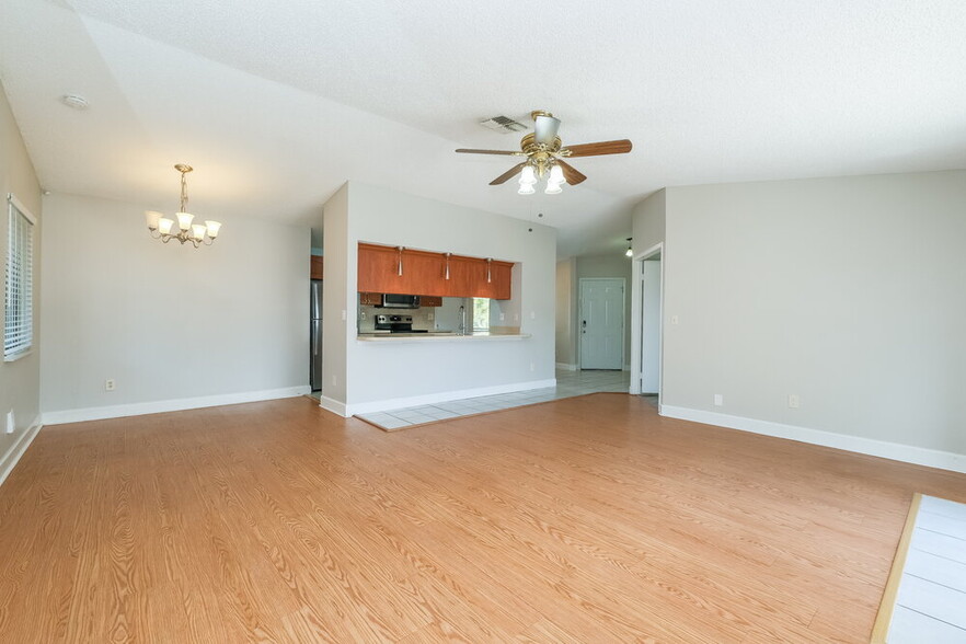 Building Photo - 7511 Breezewood Ct