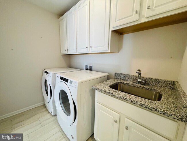Building Photo - 508 Sourwood Ct