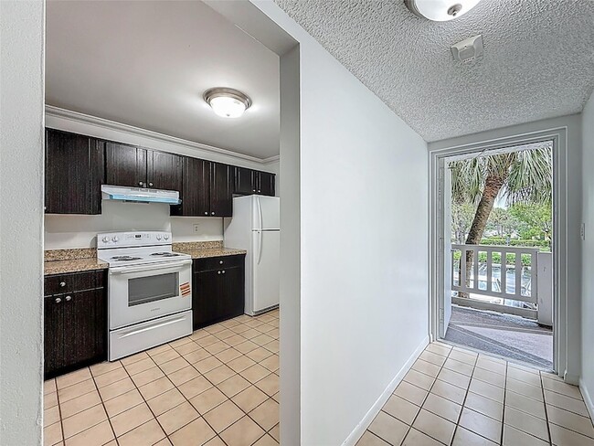 Building Photo - 8735 Ramblewood Dr
