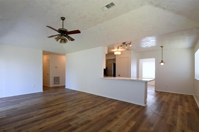 Building Photo - 18811 Pine Trace Ct