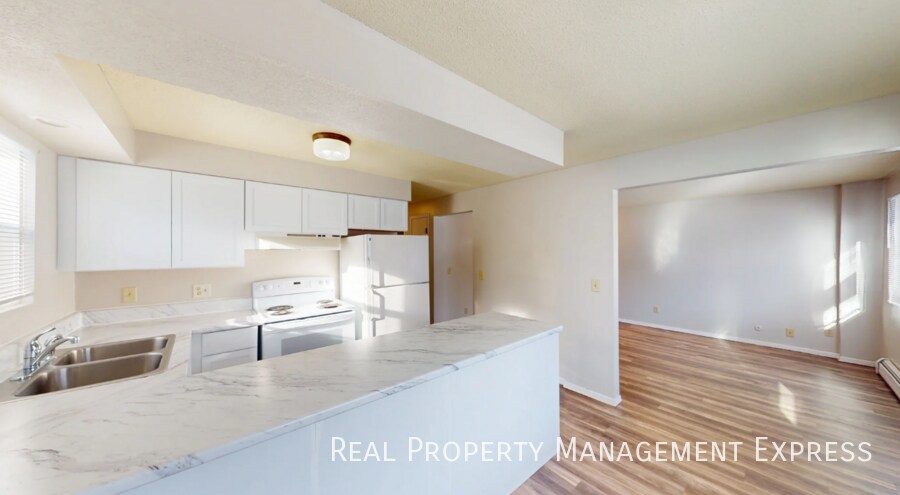 Building Photo - 2 Bed 1 Bath Apartment