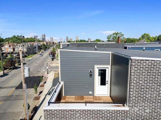 Building Photo - 1012 E Long St