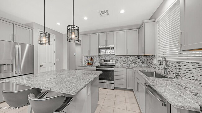 Building Photo - 40410 W Haley Dr