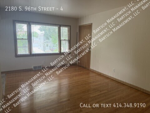 Building Photo - 2180 S 96th St