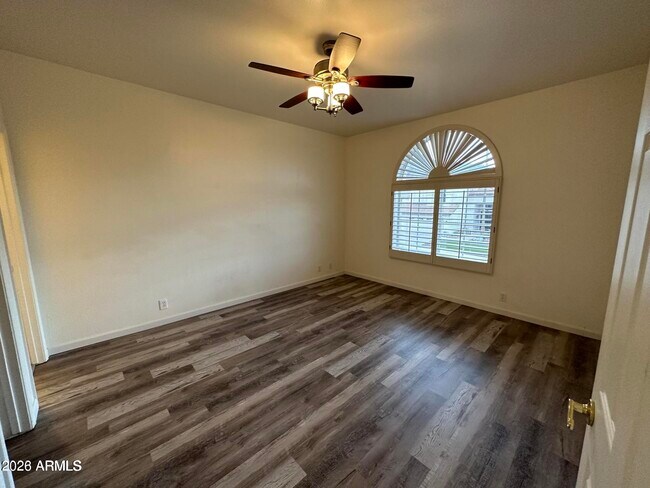 Building Photo - 3169 E Desert Flower Ln