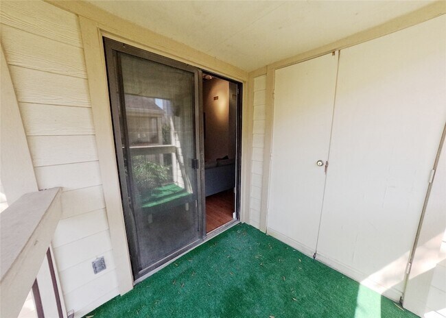 Building Photo - 1881 Bering Dr