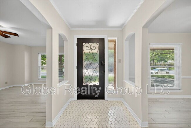 Building Photo - 133 Thomas Edison Dr
