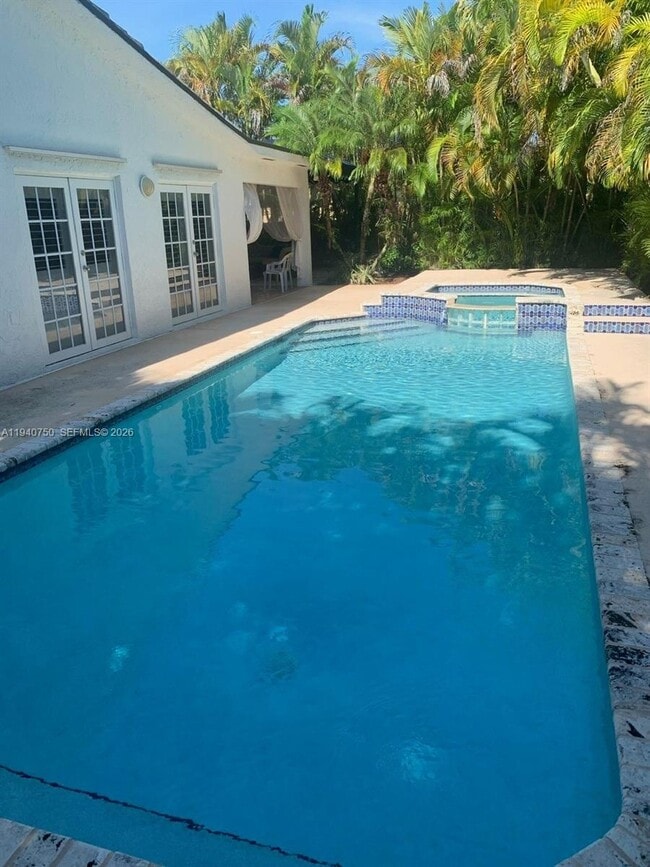 Building Photo - 10841 SW 67th Dr