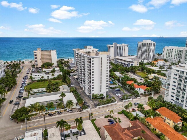 Building Photo - 336 N Birch Rd