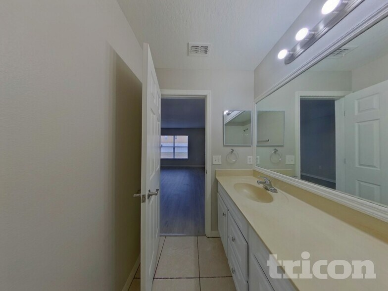 Building Photo - 4621 Ross Lanier Ln