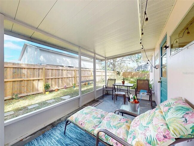 Building Photo - Charming 2-bedroom, 1-bath home