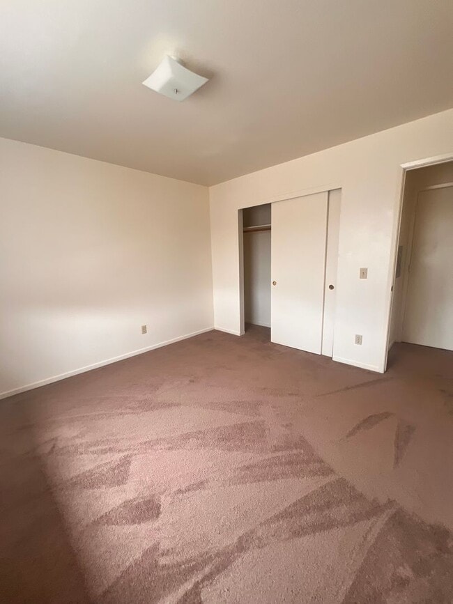 Building Photo - 1330 Haven Ln