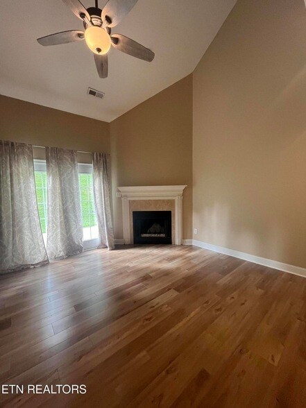 Building Photo - 5408 Oak Harbor Ln