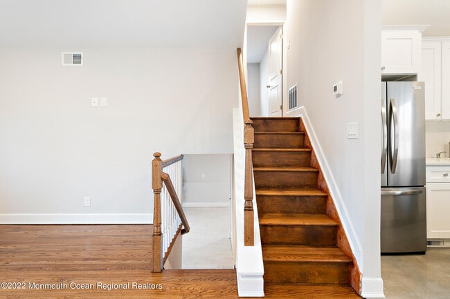 Building Photo - 2 Middlesex Rd