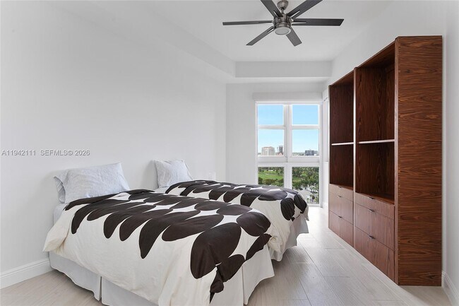 Building Photo - 19900 E Country Club Dr