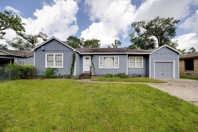 Building Photo - 5233 Brinkman St