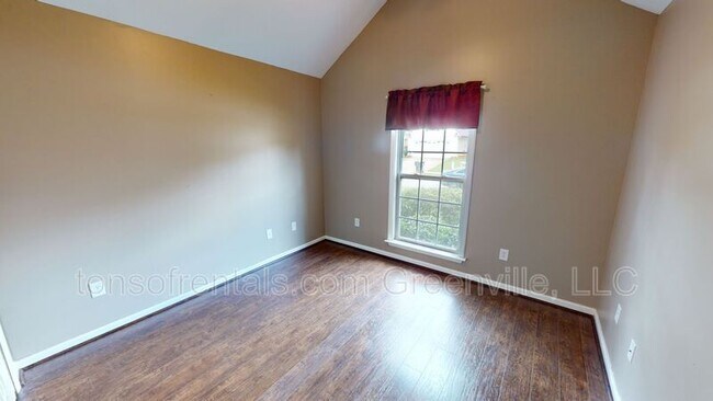 Building Photo - 210 Grimes Dr