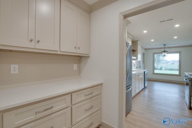 Building Photo - 2042 Rosebury Ln SW