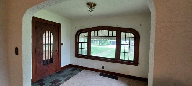 Building Photo - New Paris 2 bedroom house