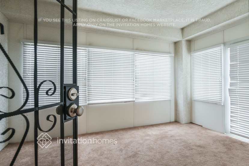 Building Photo - 43865 Gingham Ave