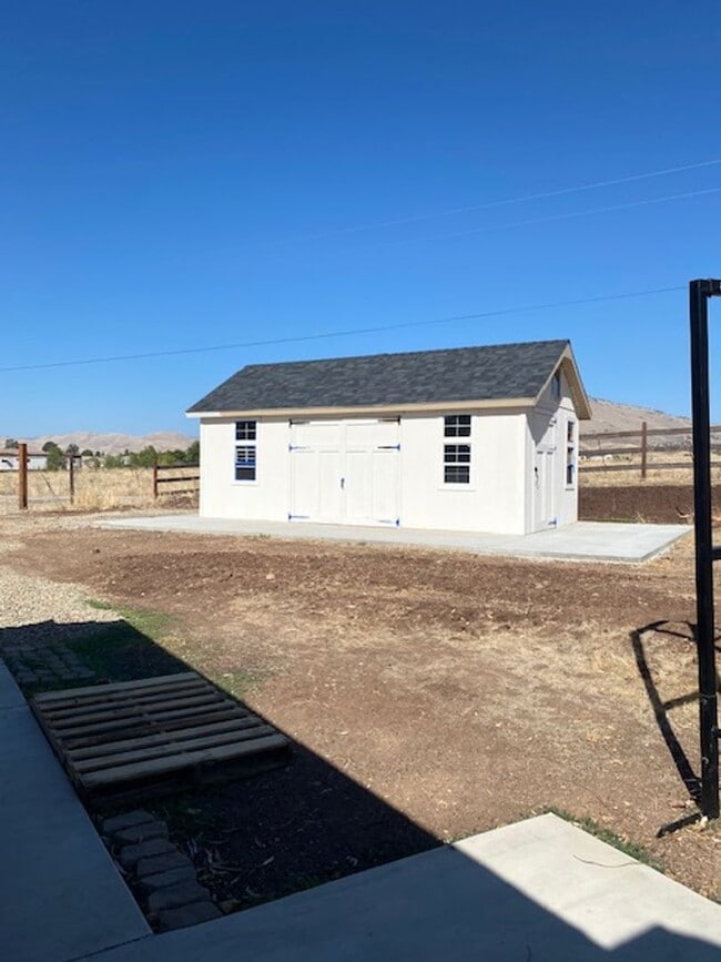 Building Photo - Peaceful Country Living on Thermal Road 3 ...