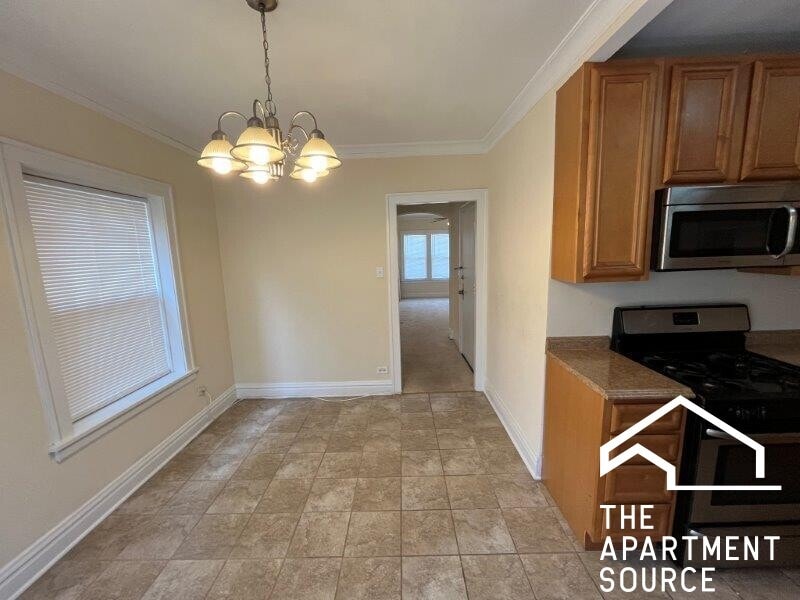 Building Photo - 602 Elgin Ave