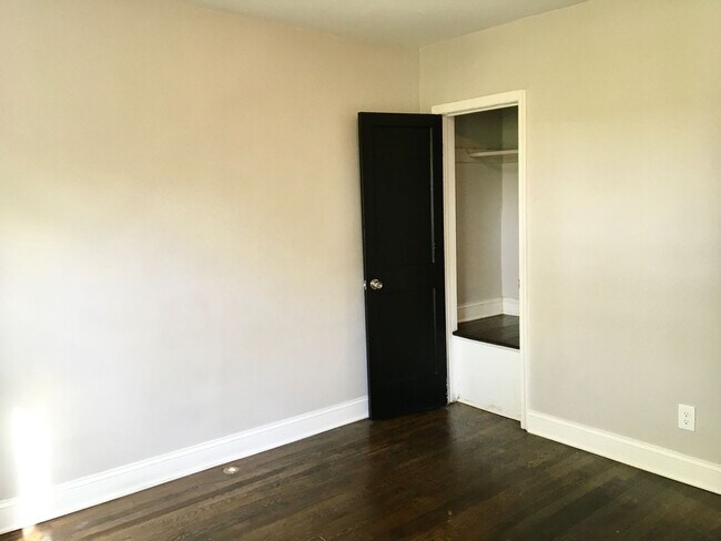 Building Photo - 1111 Gleneagle Rd